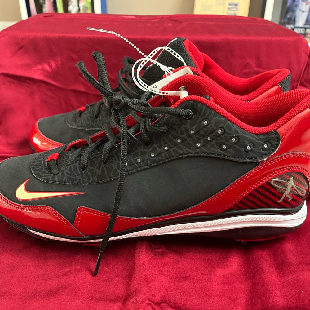 Nike Swingman Cleats